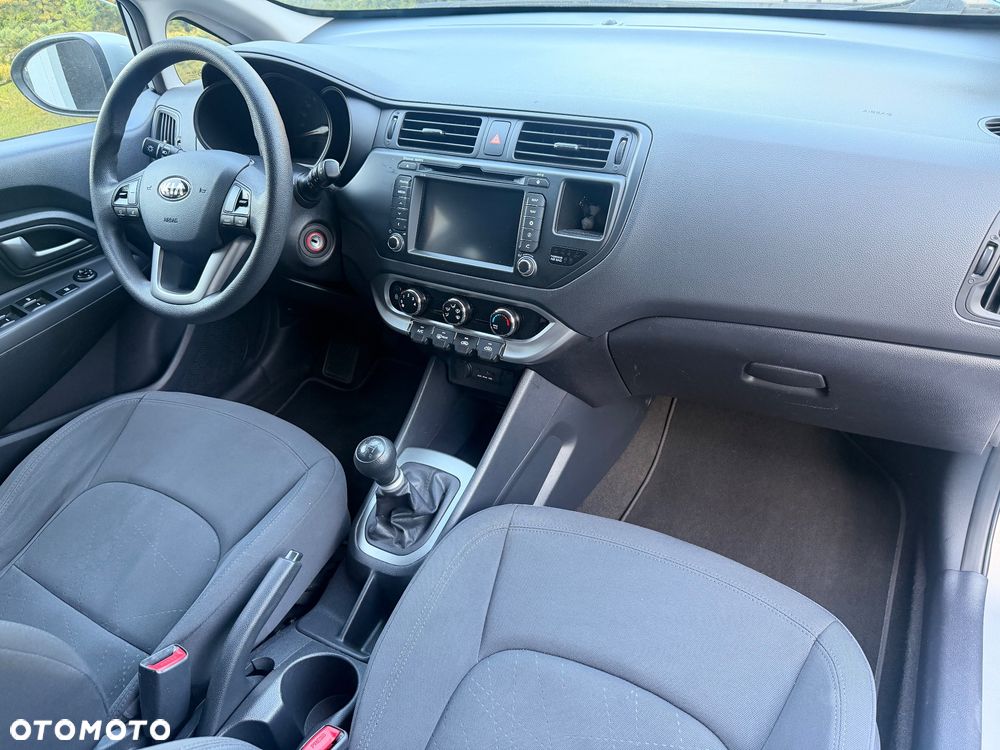 Kia Rio 1.2 Attract - 24