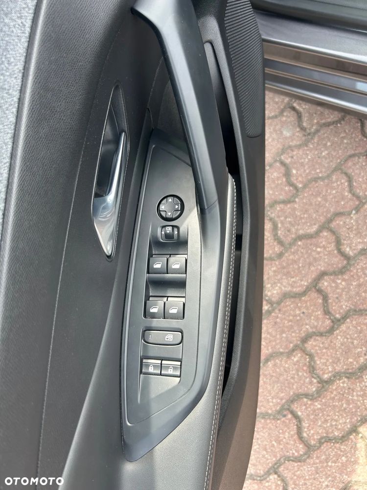 Peugeot 308 1.2 PureTech Allure Pack S&S EAT8 - 9