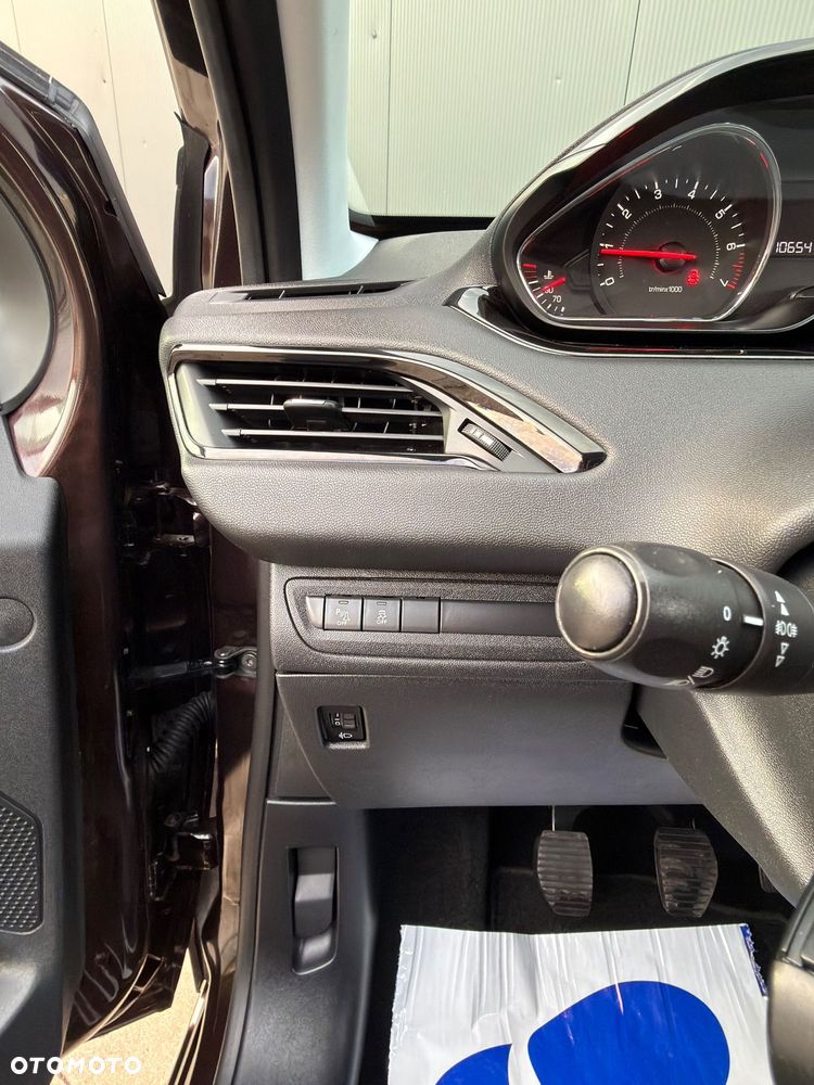 Peugeot 208 PureTech 82 Start & Stop Allure - 36