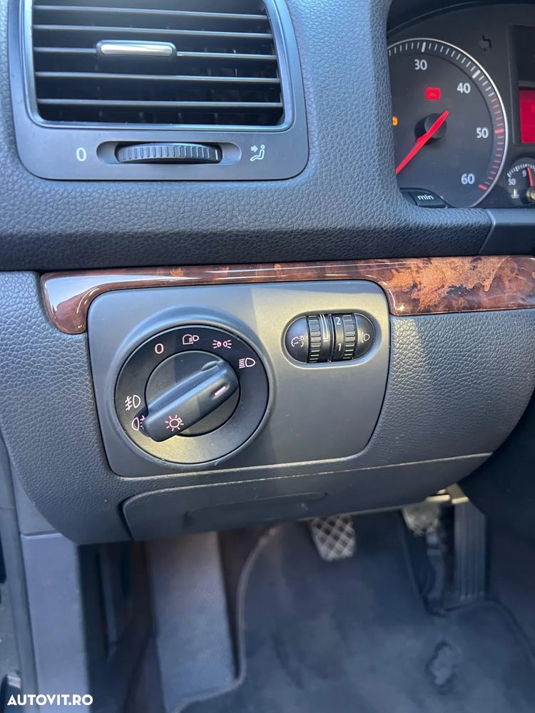 Volkswagen Jetta - 12
