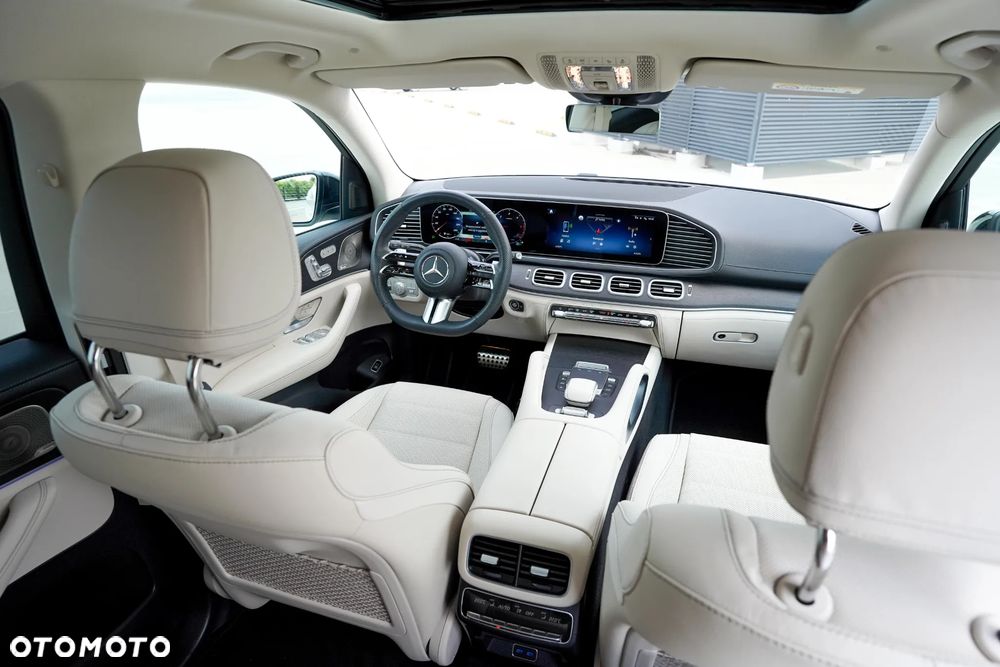 Mercedes-Benz GLS - 13