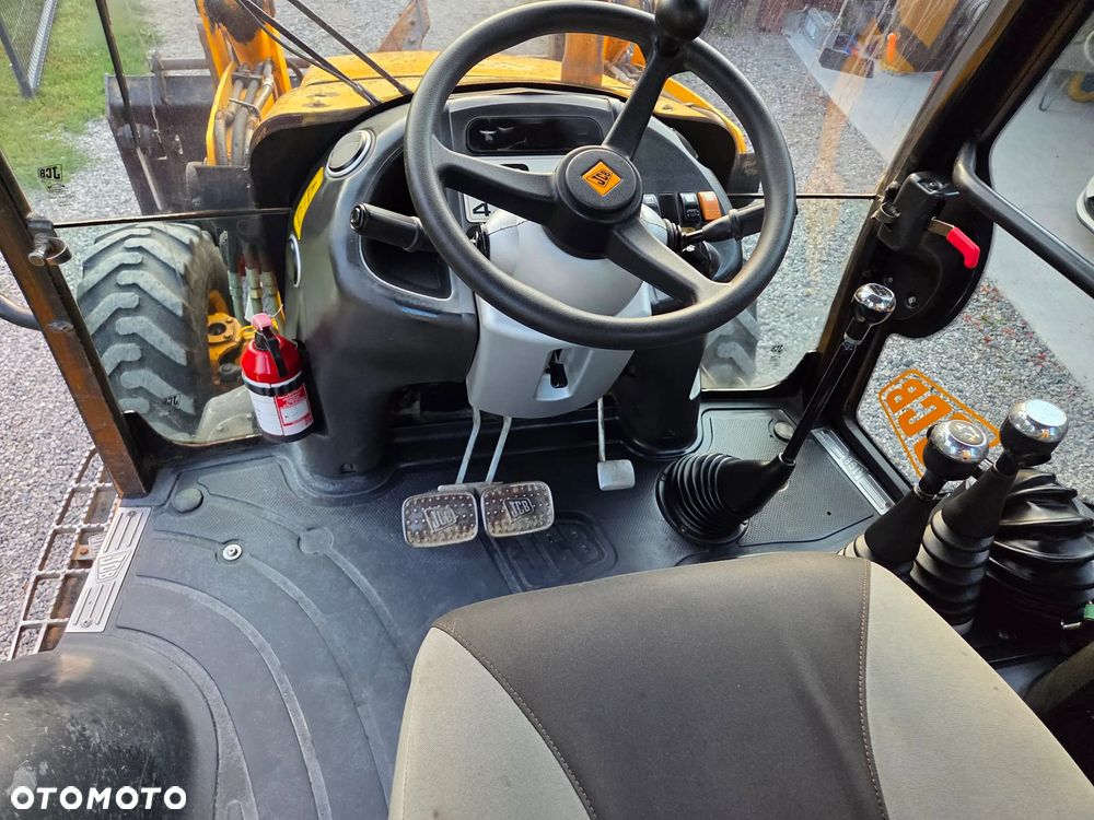 JCB 3CX - 19