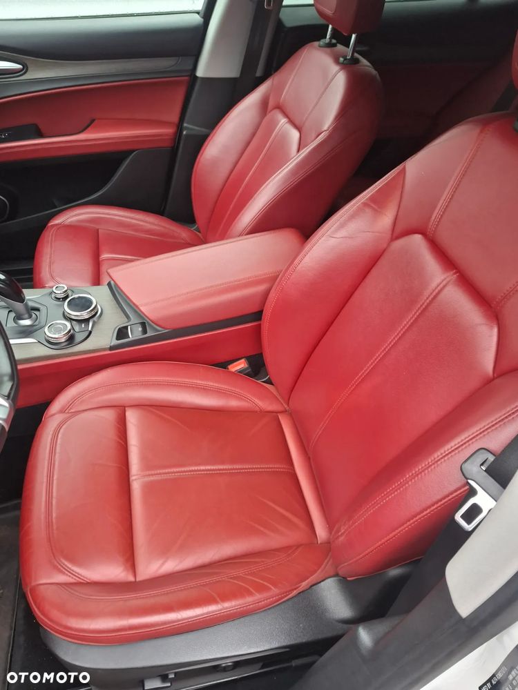 Alfa Romeo Stelvio 2.0 Turbo 16V AT8-Q4 Ti - 5