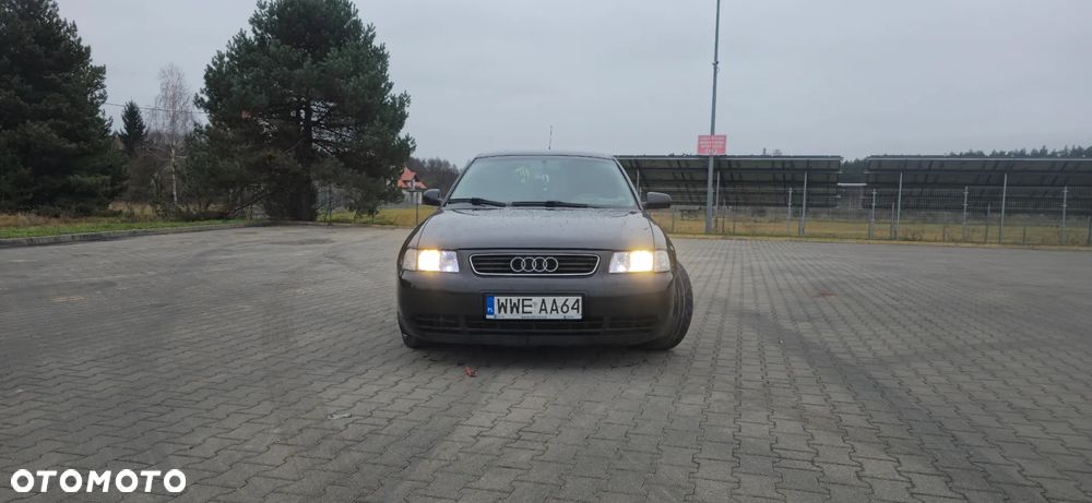 Audi A3 3-drzwiowe 1.8 Ambiente - 2