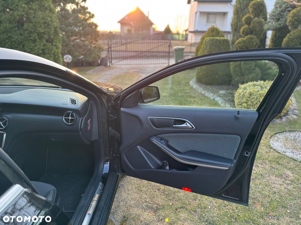 Mercedes-Benz Klasa A 180 BlueEfficiency Edition - 15