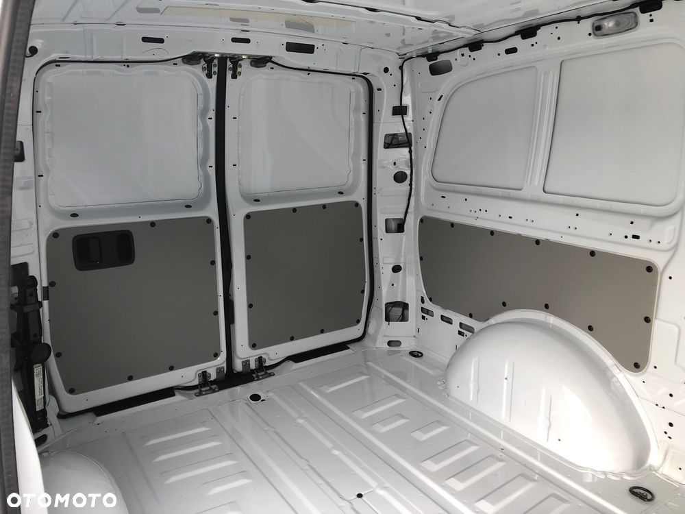 Mercedes-Benz Vito - 17