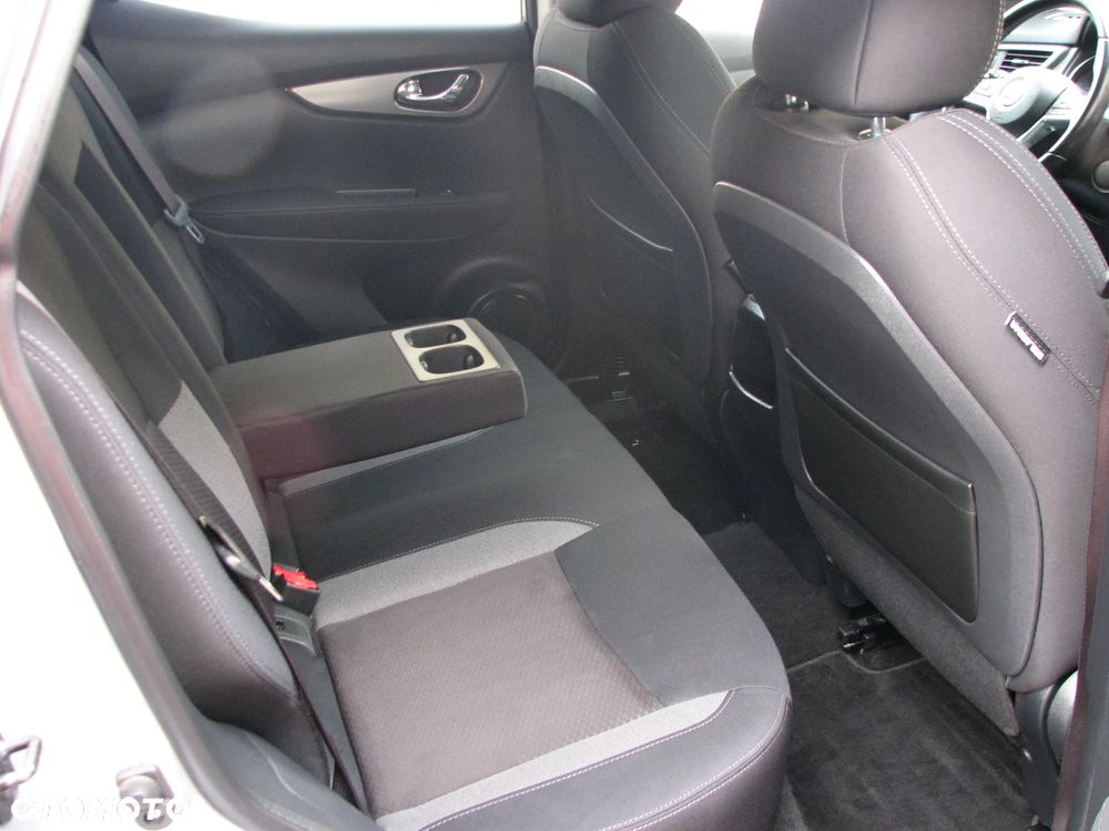 Nissan Qashqai 1.2 DIG-T N-Connecta EU6 - 18