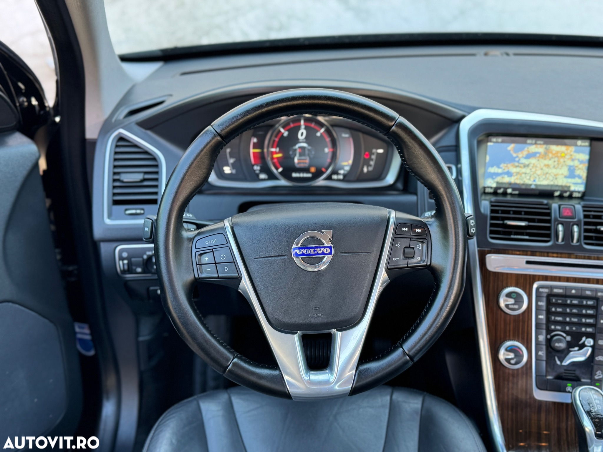 Volvo XC 60 D5 AWD Geartronic Summum - 30