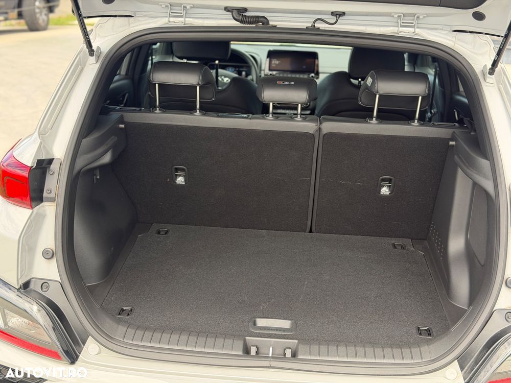Hyundai KONA - 7