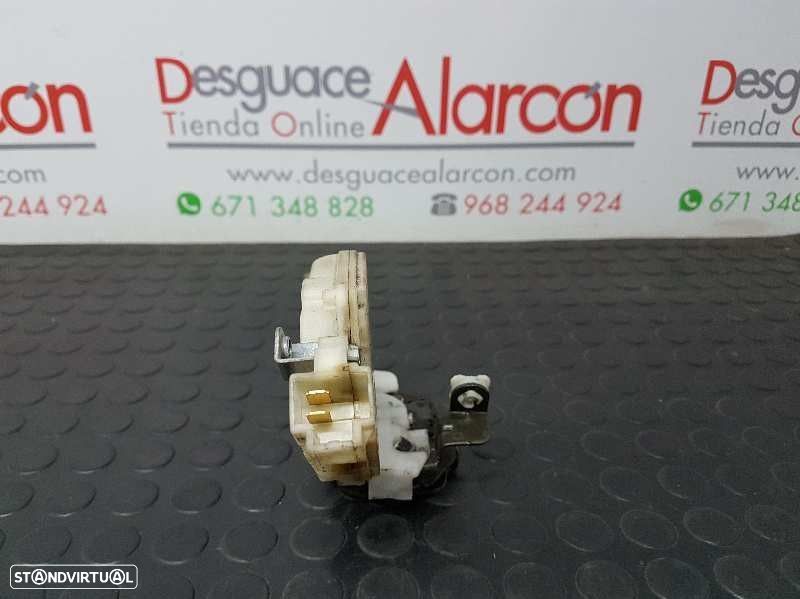 FECHADURA PORTA TRASEIRA ESQUERDA NISSAN ALMERA (N15) LX - 4