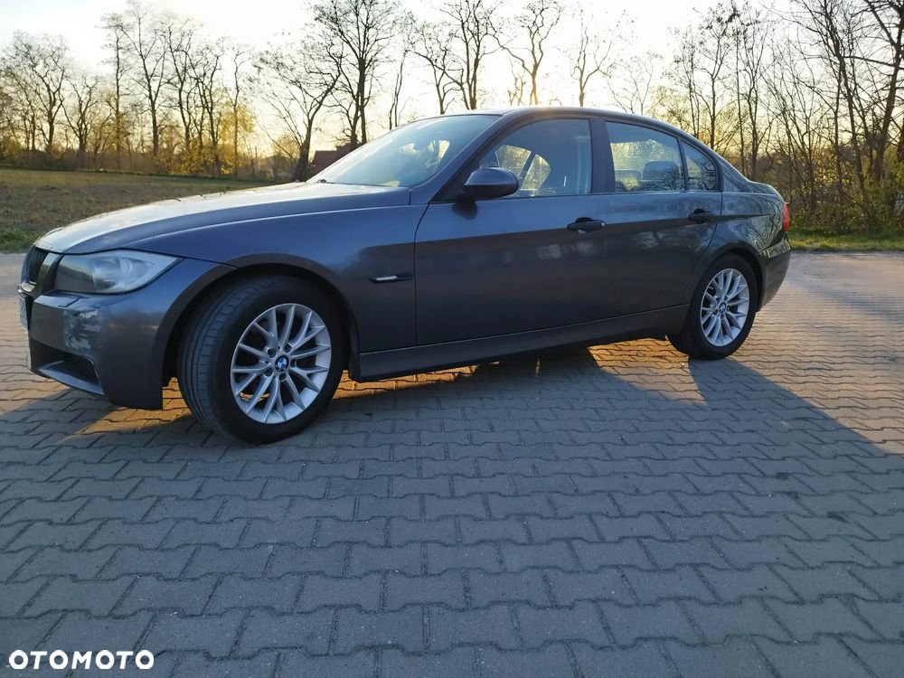 BMW Seria 3 320i - 1