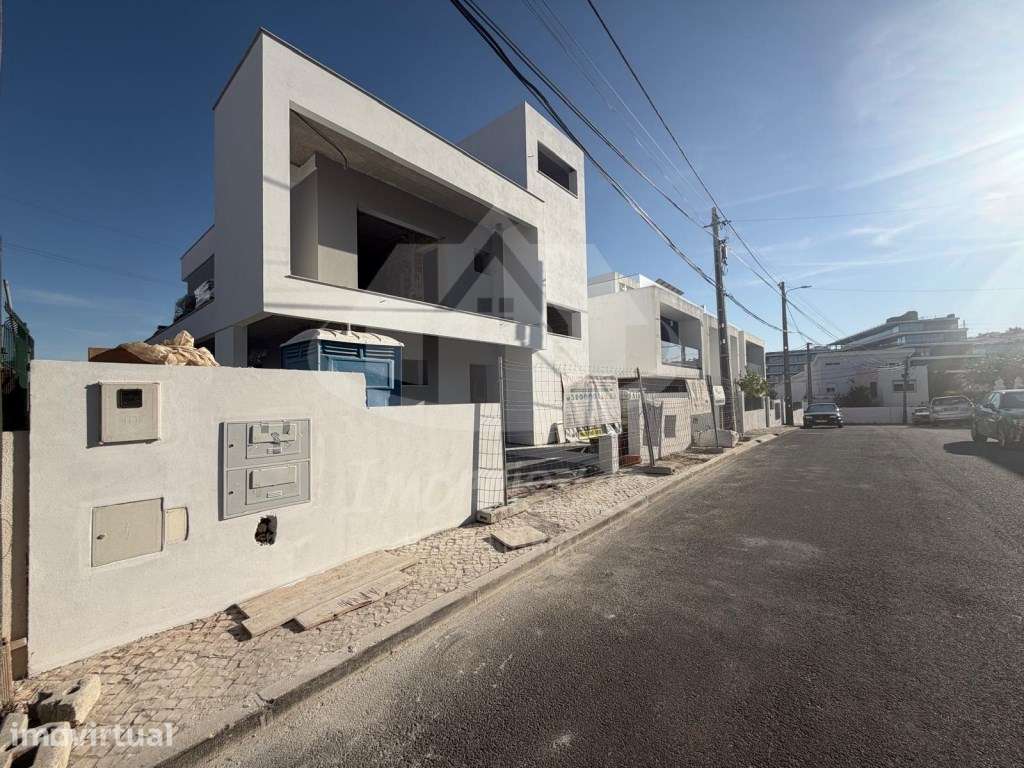 Moradia T4 com piscina no Bairro dos Forninhos, Santa Iria de Azóia - Grande imagem: 4/46