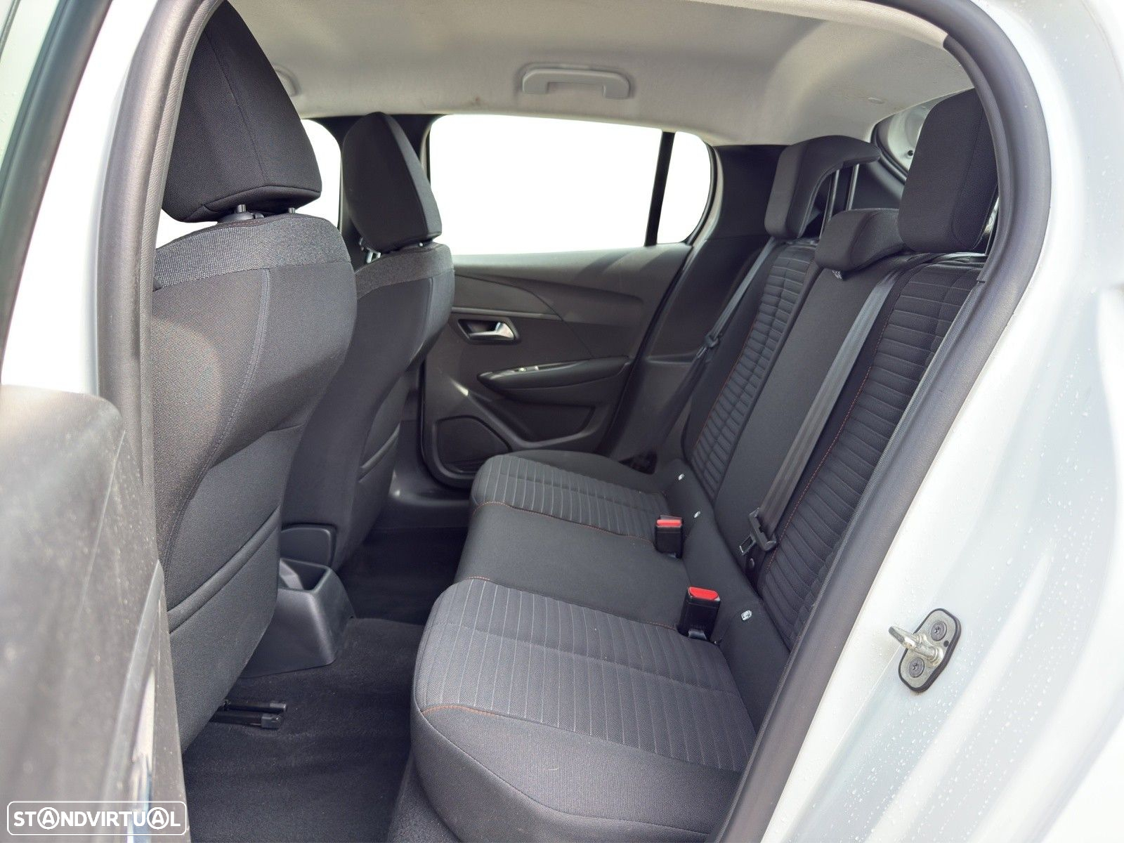 Peugeot 208 1.2 PureTech Active - 12