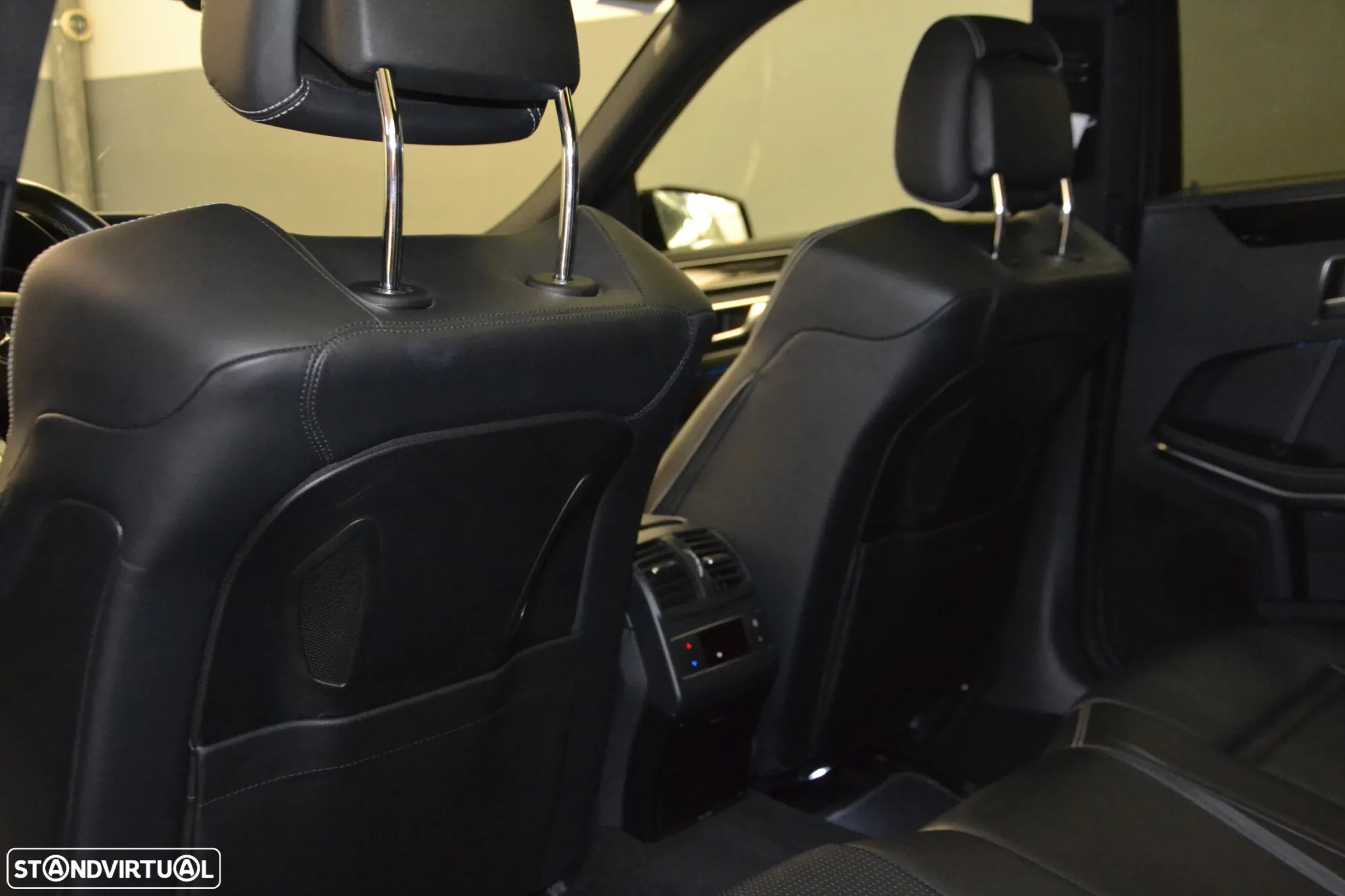 Mercedes-Benz E 63 AMG S 4-Matic - 31