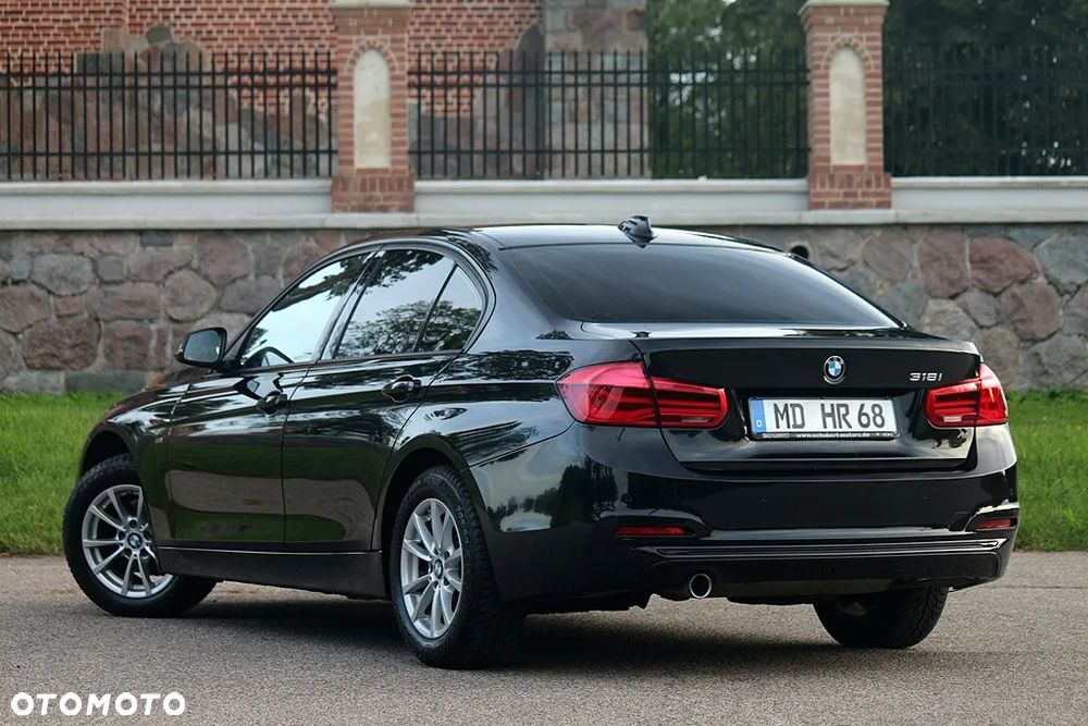 BMW Seria 3 318i Sport Line - 11