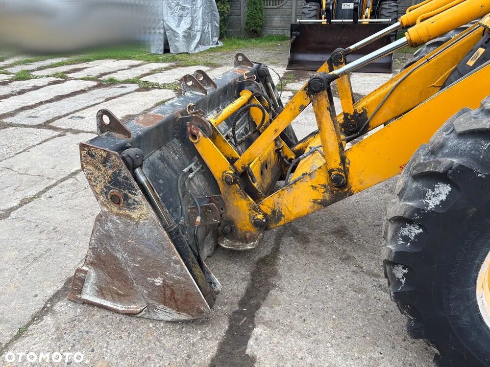 JCB 4CX - 13