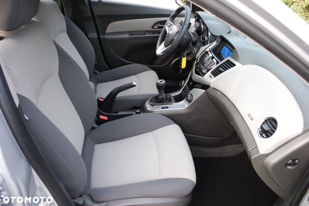 Chevrolet Cruze 1.8 LT - 11