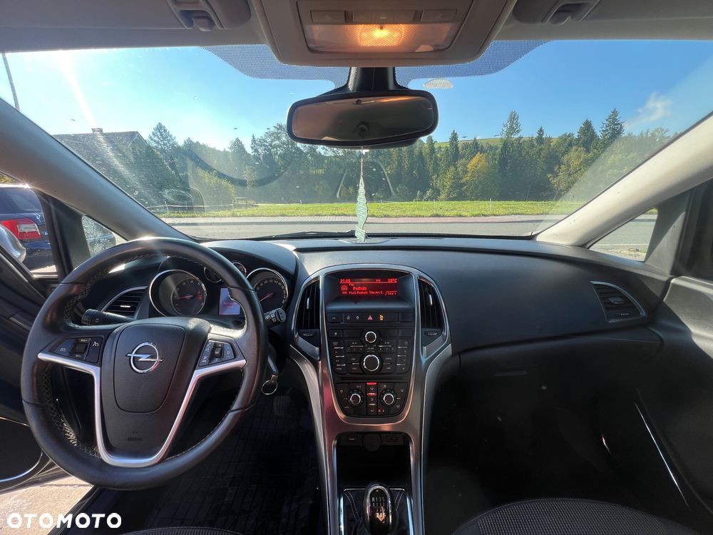 Opel Astra 1.4 T Enjoy S&S - 11