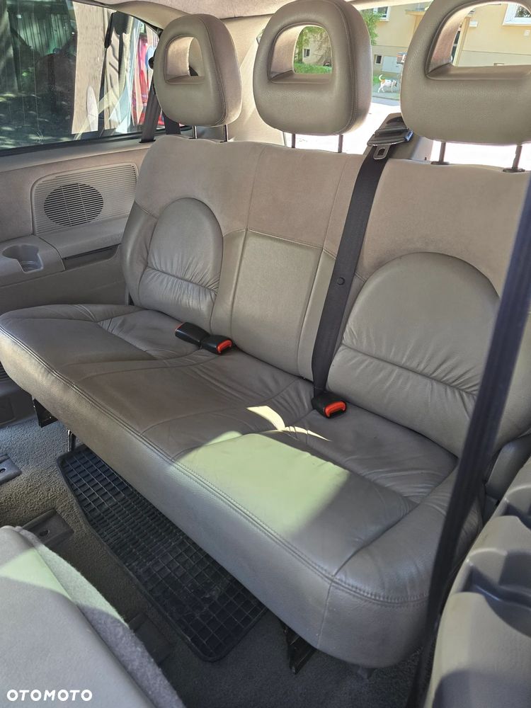 Chrysler Grand Voyager 3.3L Limited - 11