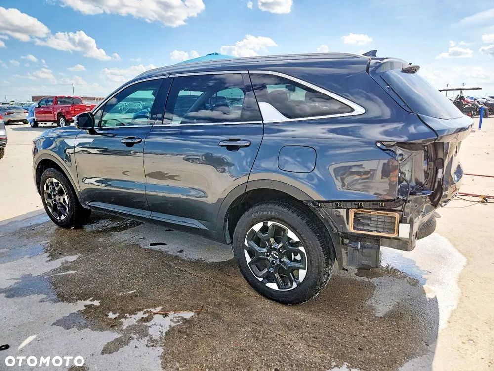Kia Sorento - 2
