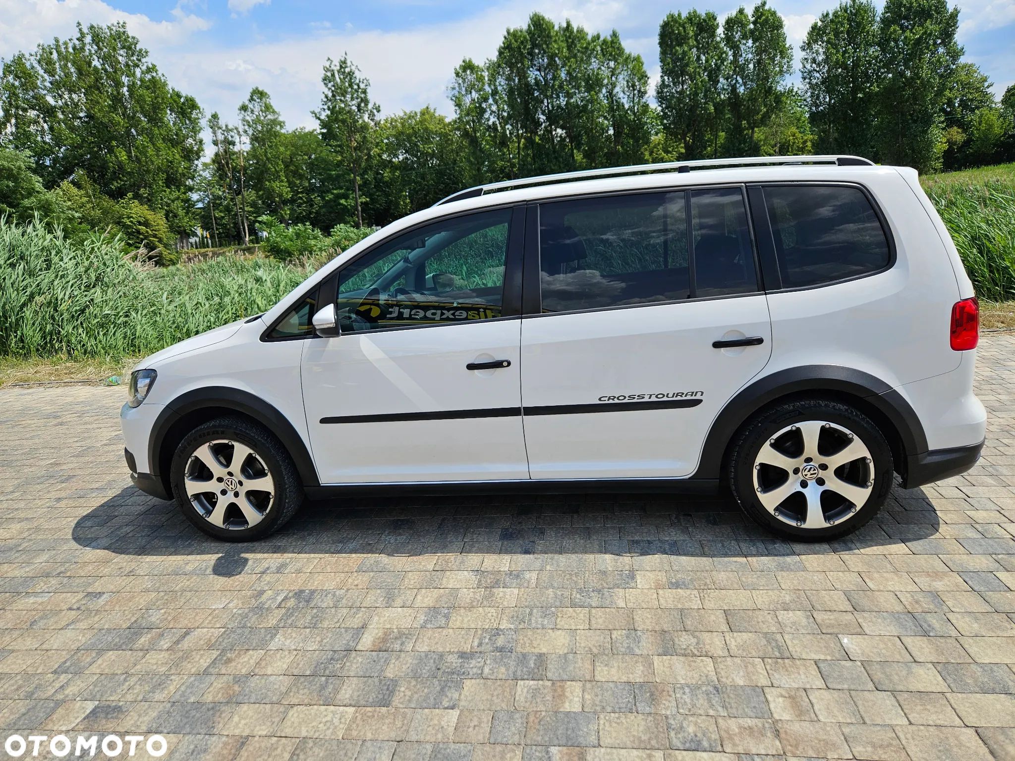 Volkswagen Touran 2.0 TDI DPF Cross DSG - 5