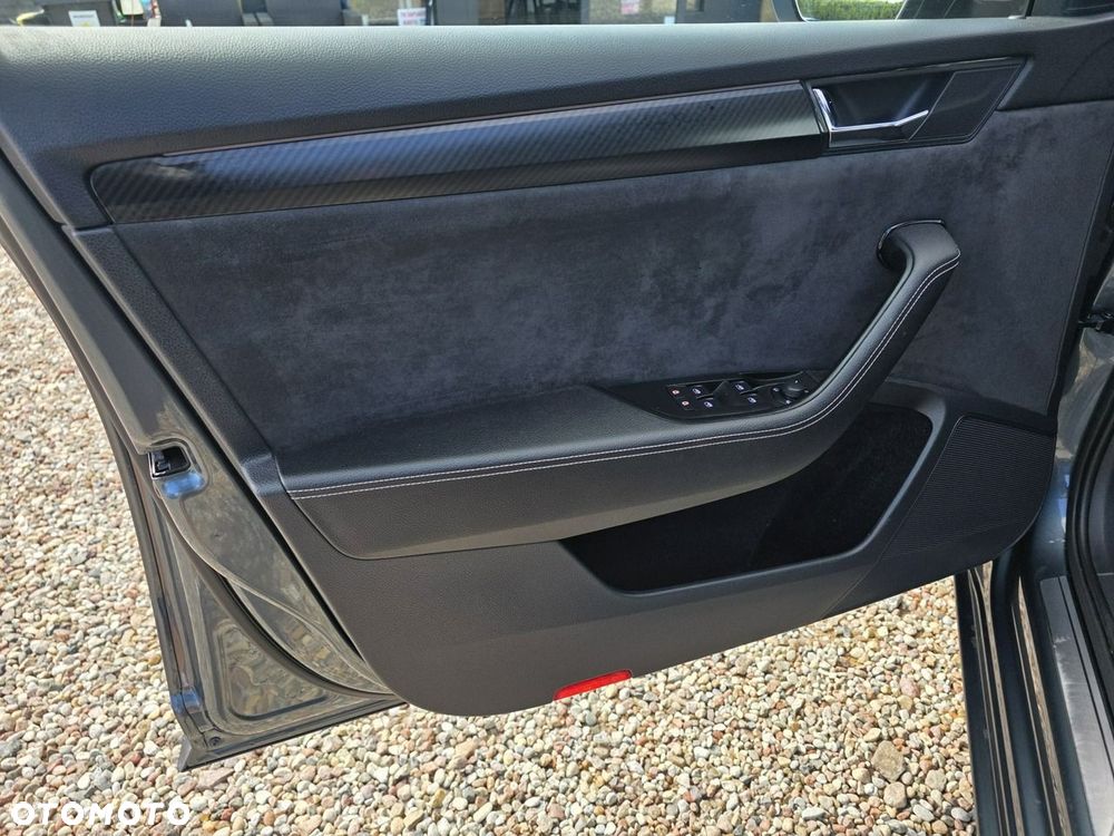 Skoda Superb 2.0 TDI Sportline DSG7 - 34