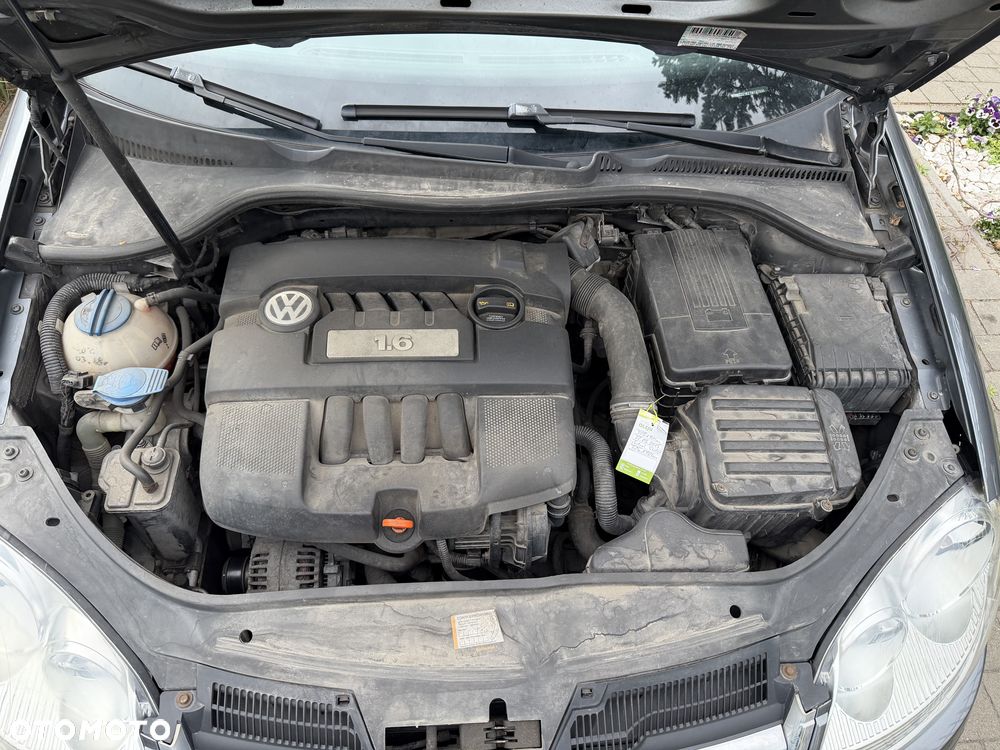 Volkswagen Jetta 1.6 Trendline - 23