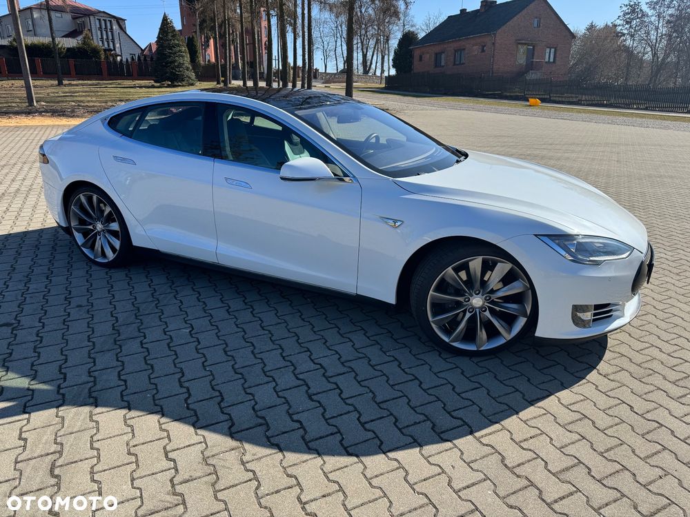 Tesla Model S Performance - 3