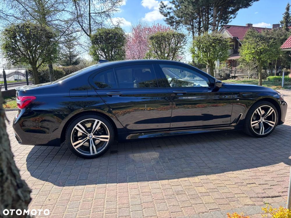 BMW Seria 7 750i xDrive - 6