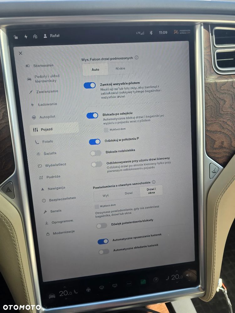 Tesla Model X - 36