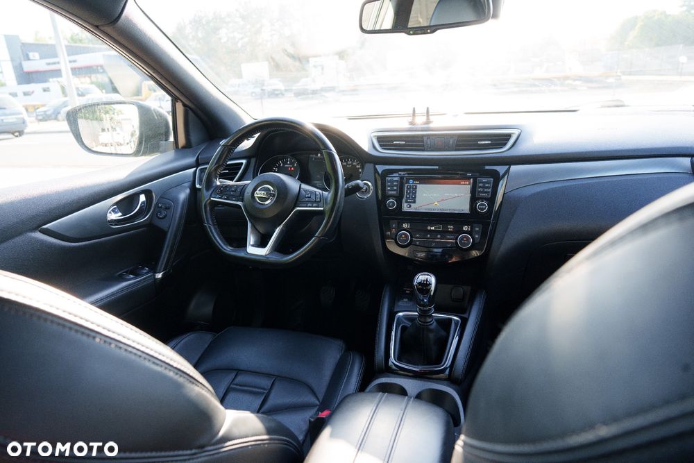 Nissan Qashqai 1.6 DIG-T N-Connecta - 29
