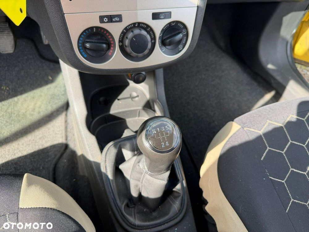 Opel Corsa - 20