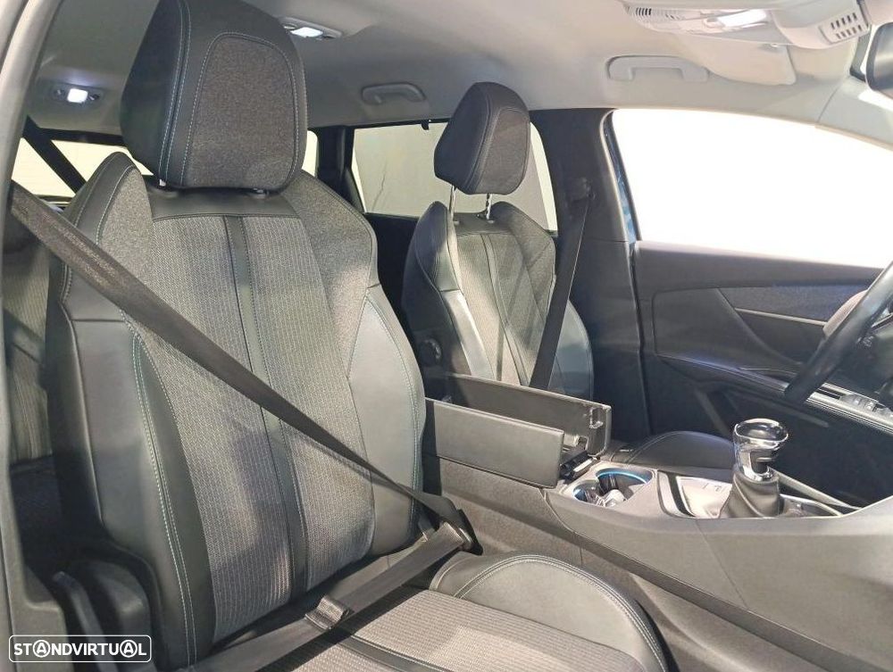 Peugeot 5008 1.5 BlueHDi Allure - 4