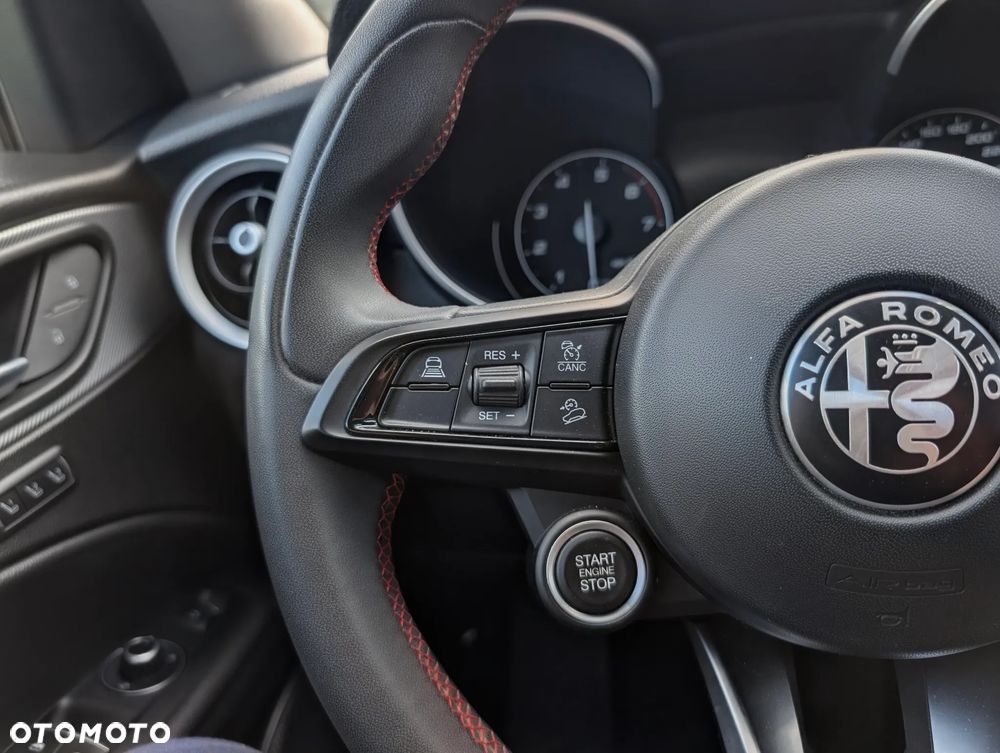 Alfa Romeo Stelvio 2.0 Turbo Q4 - 10