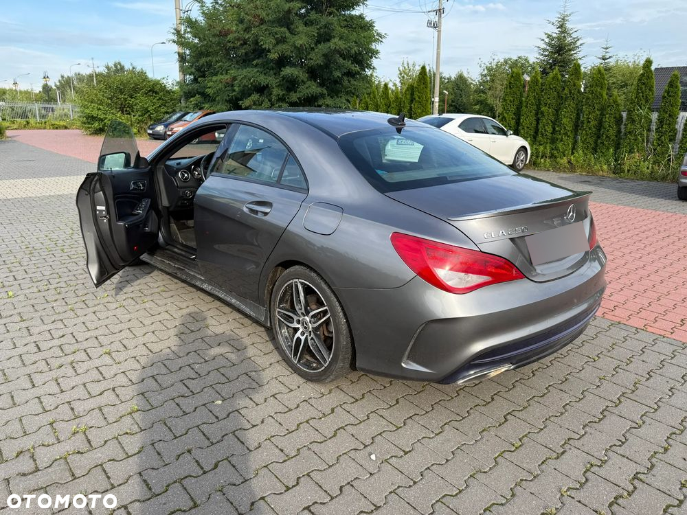 Mercedes-Benz CLA 250 7G-DCT AMG Line - 18