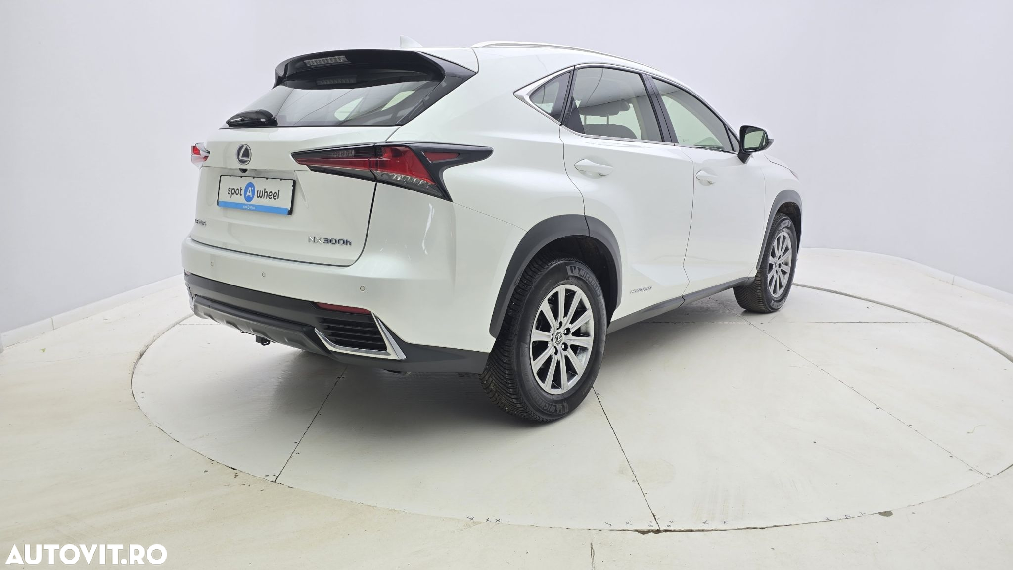 Lexus Seria NX - 6