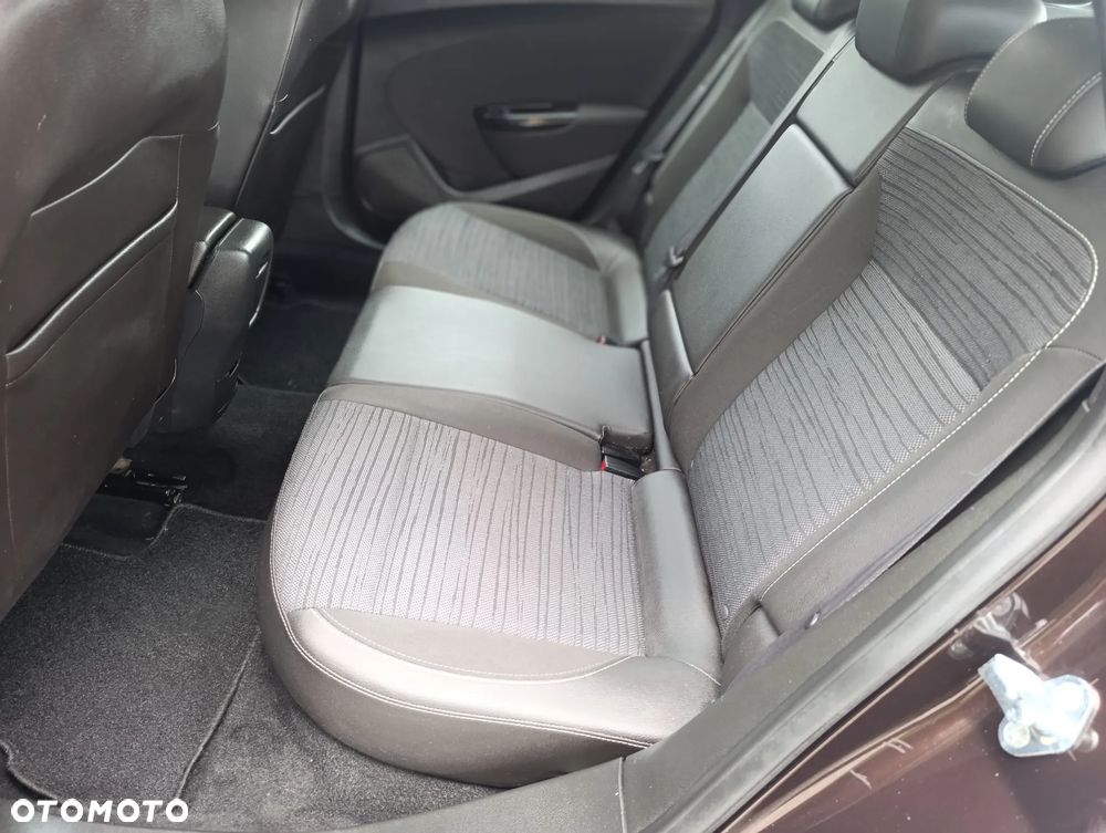 Opel Astra 1.4 T Enjoy S&S - 19