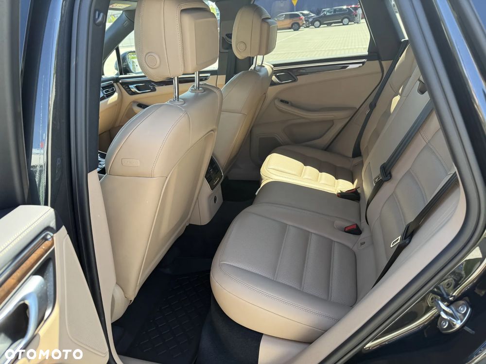 Porsche Macan Standard - 15