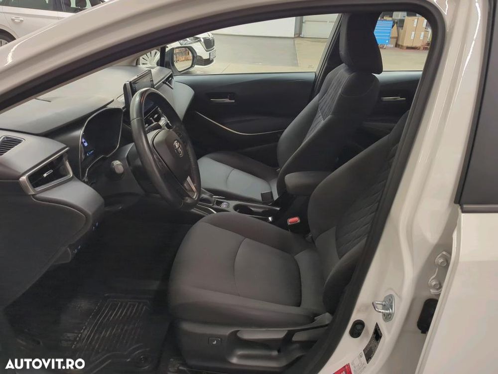 Toyota Corolla 1.8 HSD Business - 3