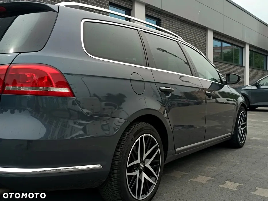 Volkswagen Passat Variant 2.0 TDI 4Motion DSG BlueMotion Tech Comfortline - 15