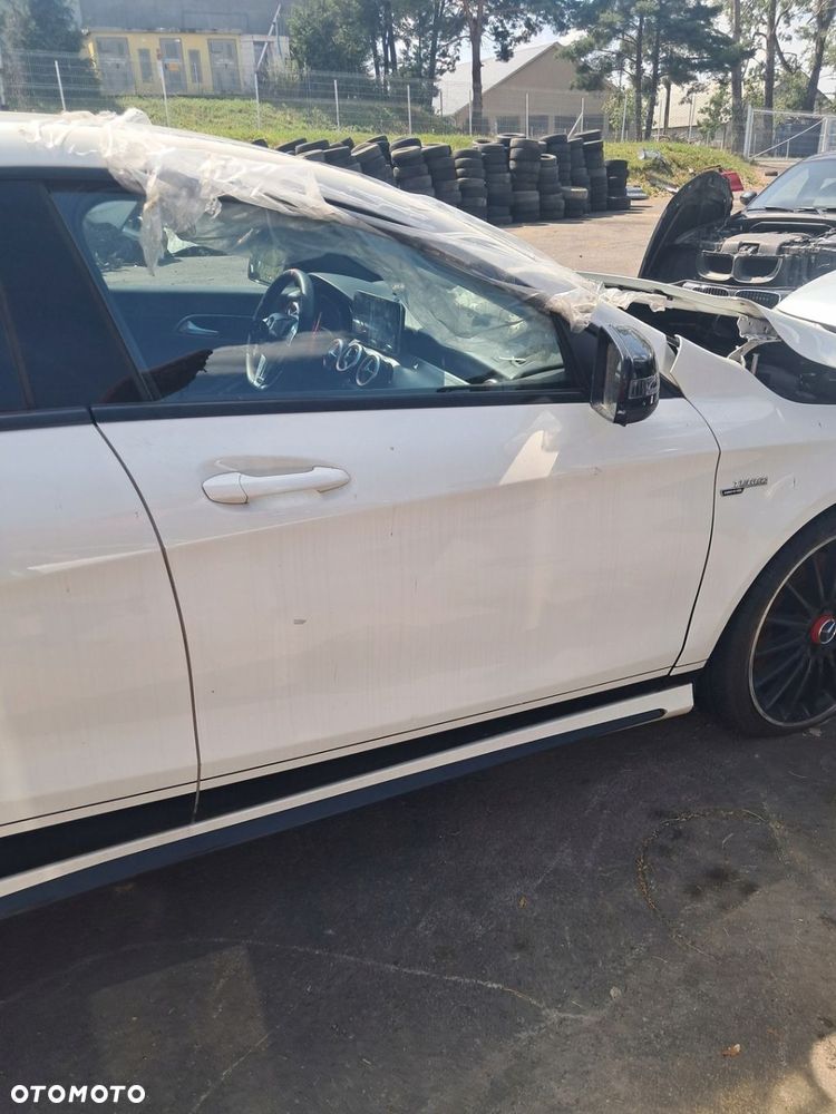 MERCEDES-BENZ CLA W117 Sedan Drzwi prawy przód Lak 650 - 1