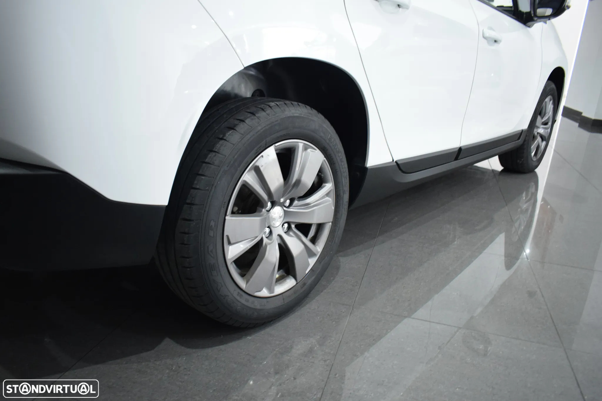 Peugeot 2008 1.6 BlueHDi Active - 4
