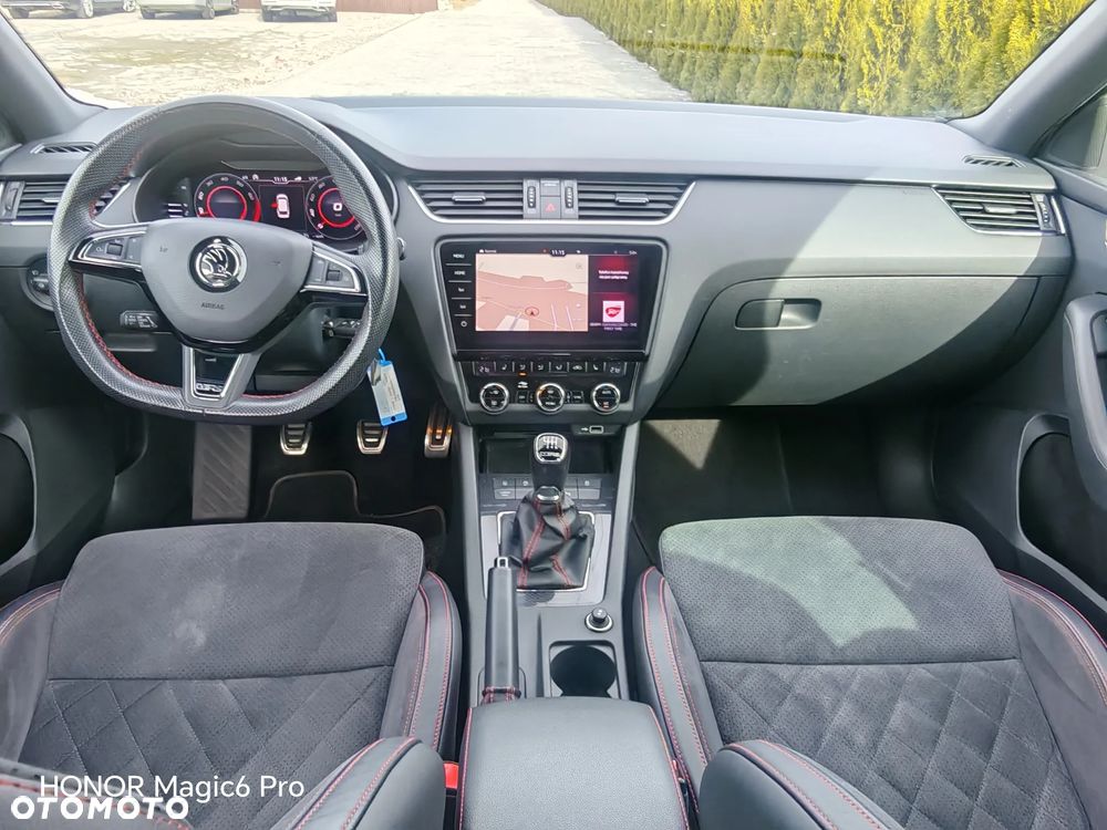 Skoda Octavia 2.0 TSI RS - 16