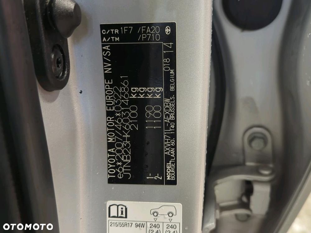 Toyota Camry 2.5 Hybrid Comfort CVT - 21