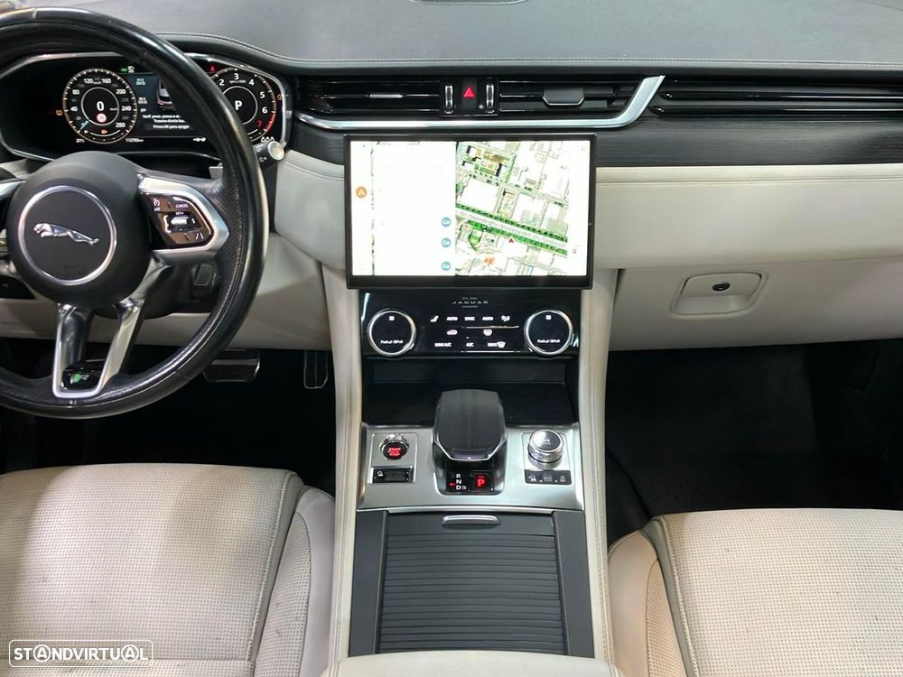 Jaguar F-Pace - 10