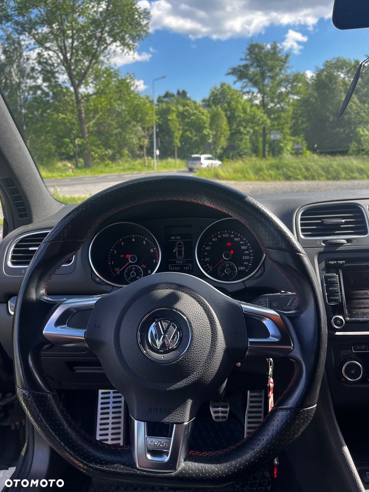 Volkswagen Golf - 16