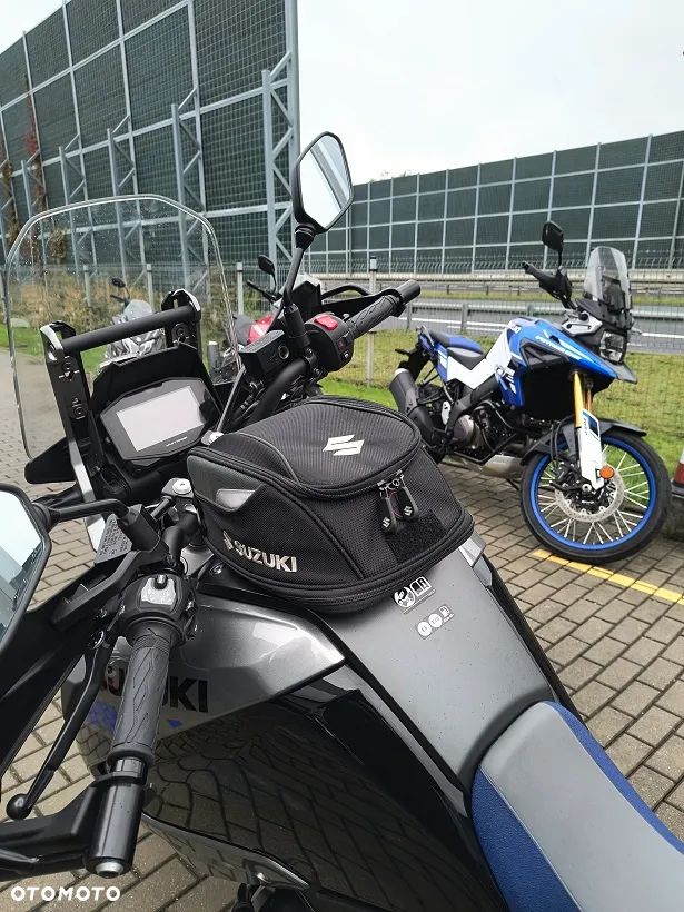 Suzuki V-STROM - 7