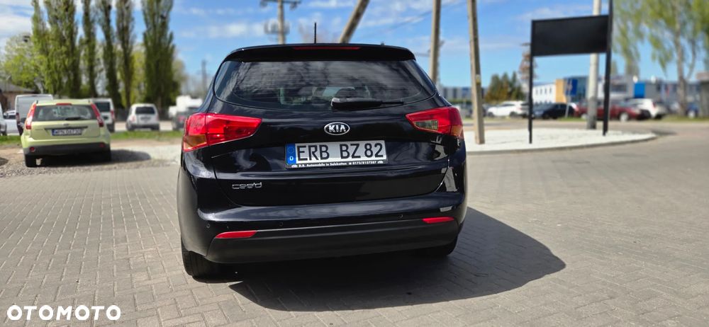 Kia Ceed 1.4 CVVT Dream-Team Edition - 11