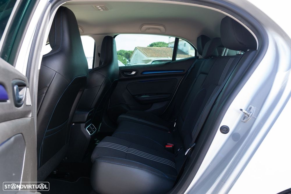 Renault Mégane 1.5 Blue dCi GT Line - 11