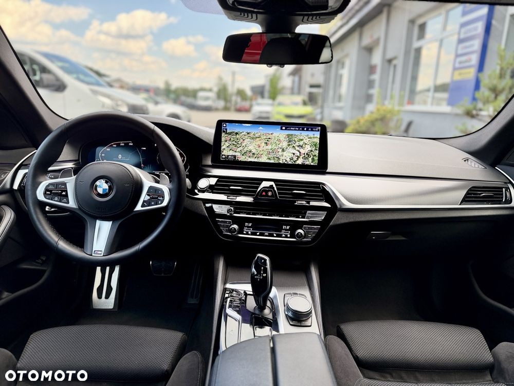 BMW Seria 5 520d xDrive M Sport Edition - 11